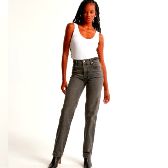 Abercrombie & Fitch Denim - A&F Women’s 90s Straight High Rise in Washed Gray, Size 25/0s Curve Love NWT